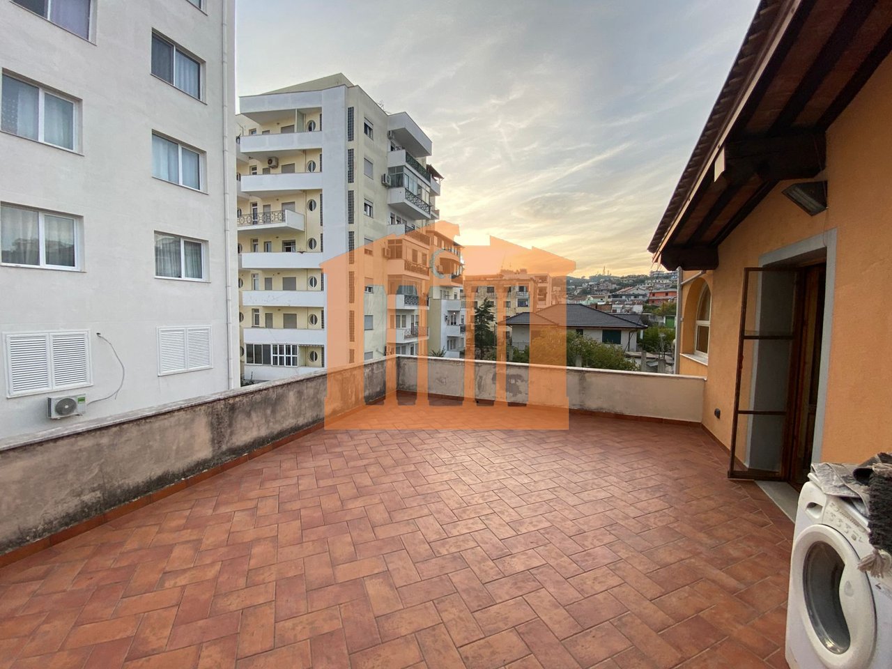 KAT VILE 2+1+VERANDA WITH GARAGE NEAR HOSPITAL FOR RENT!