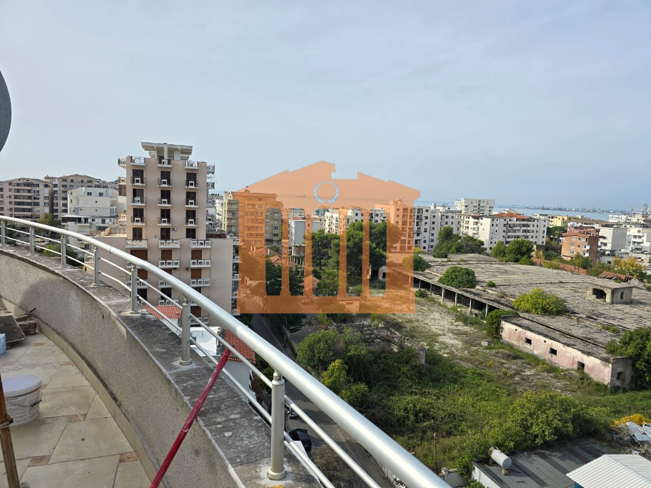 PAPAFINGO 3+1+2 WITH GARAGE FOR SALE!