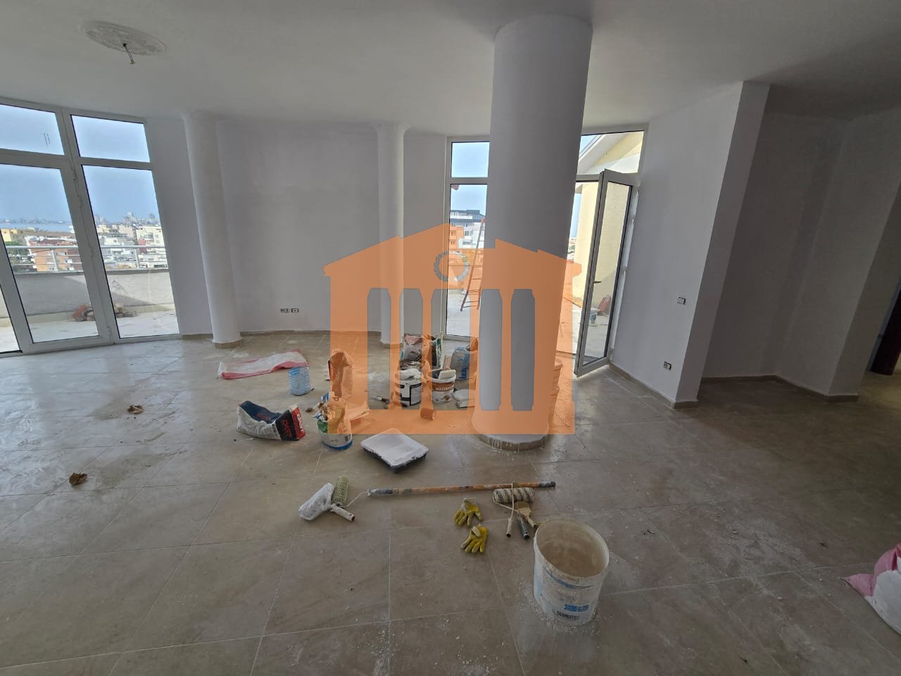 PAPAFINGO 3+1+2 WITH GARAGE FOR SALE!