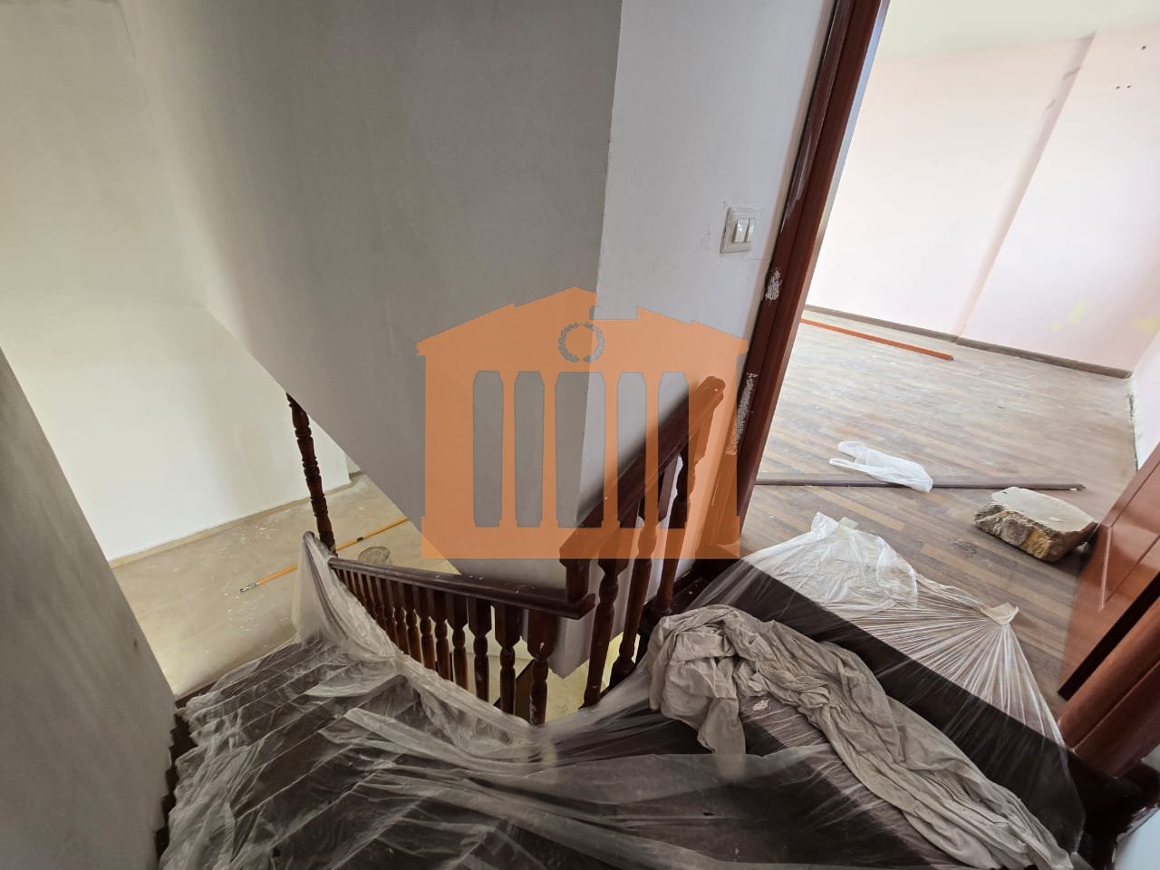 PAPAFINGO 3+1+2 WITH GARAGE FOR SALE!