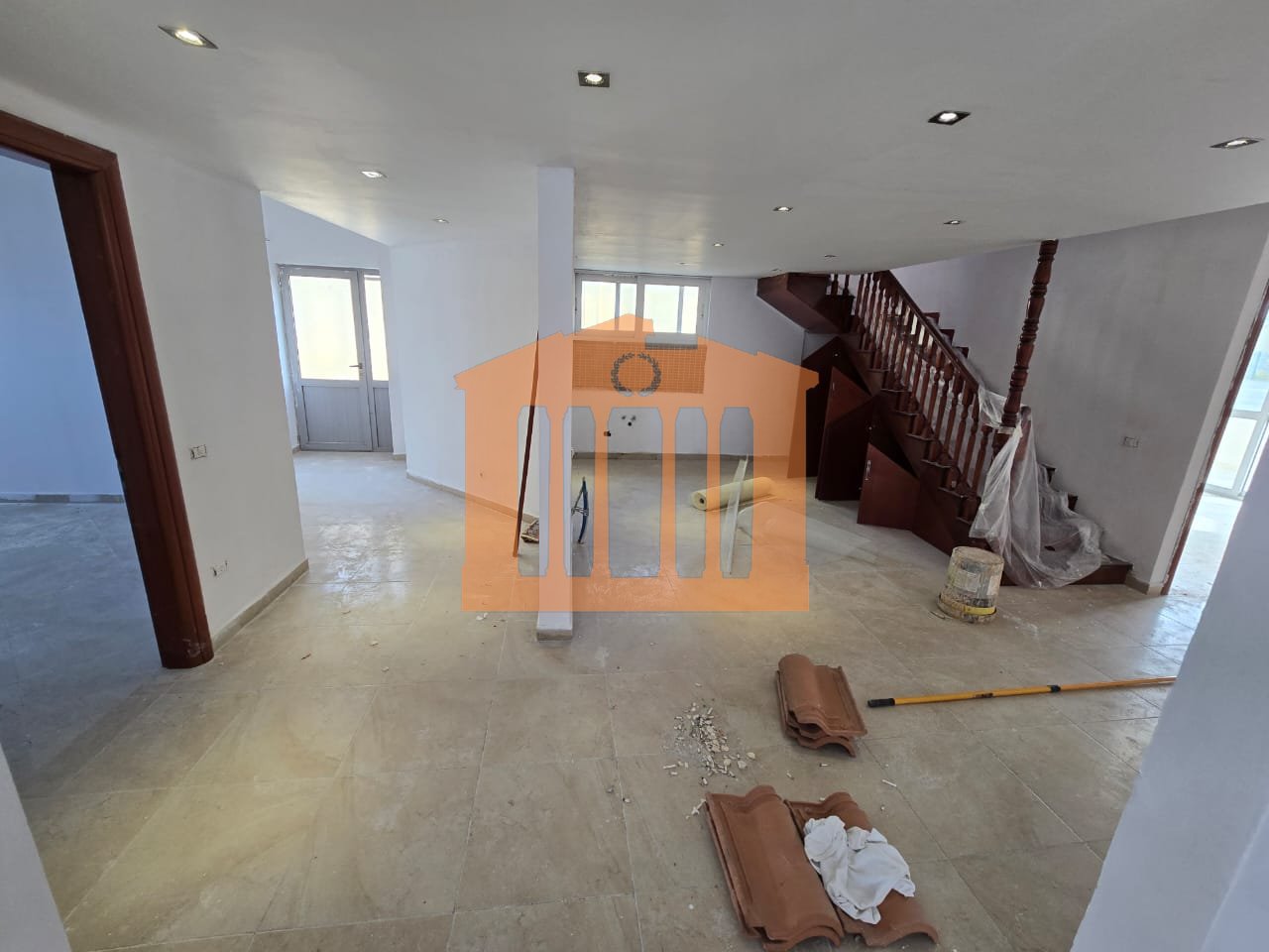 PAPAFINGO 3+1+2 WITH GARAGE FOR SALE!