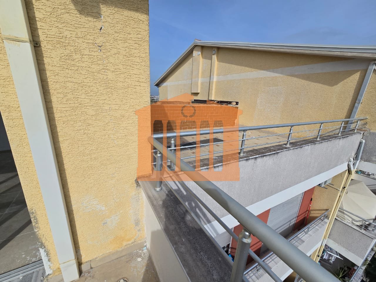 PAPAFINGO 3+1+2 WITH GARAGE FOR SALE!