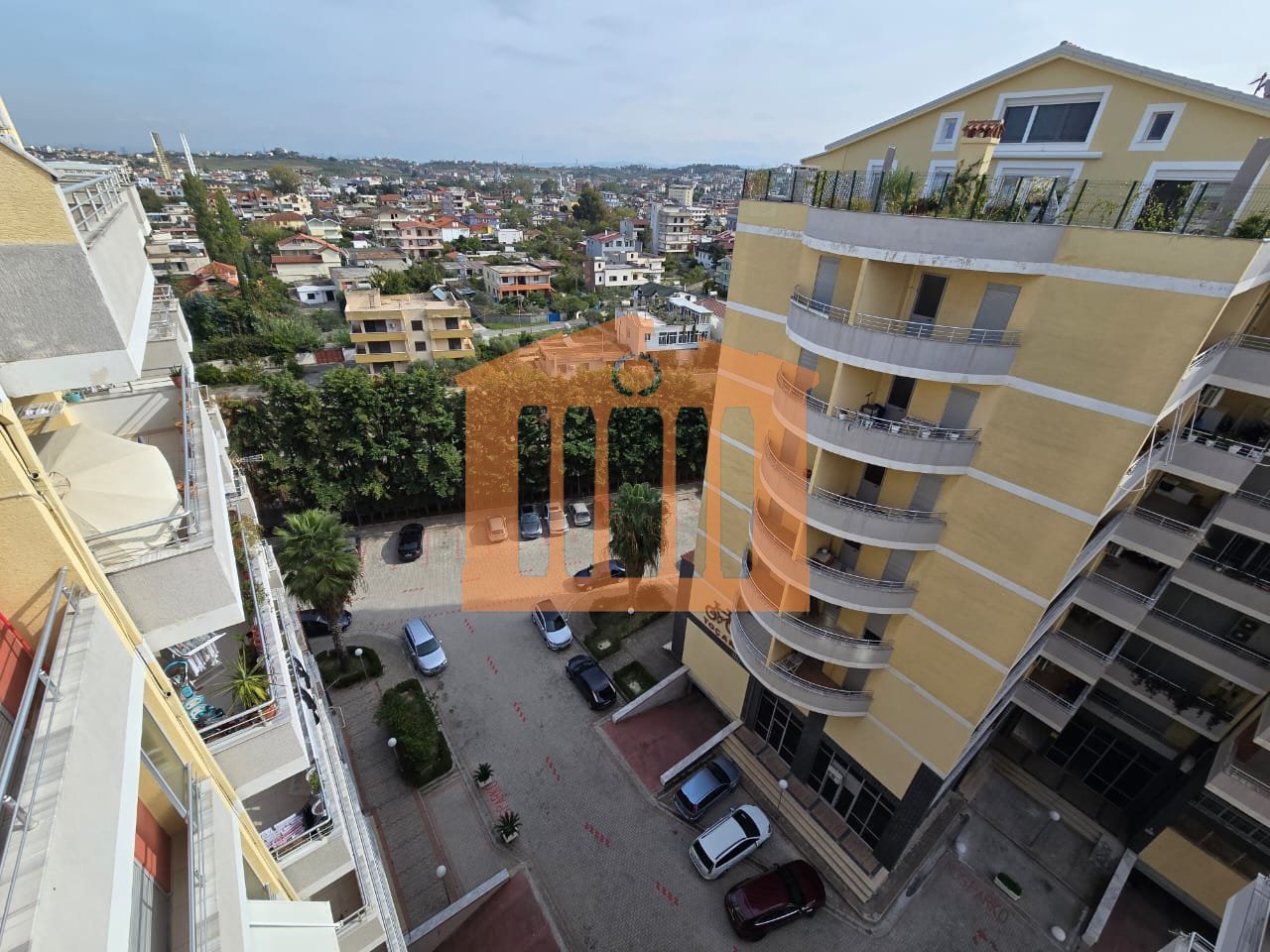 PAPAFINGO 3+1+2 WITH GARAGE FOR SALE!