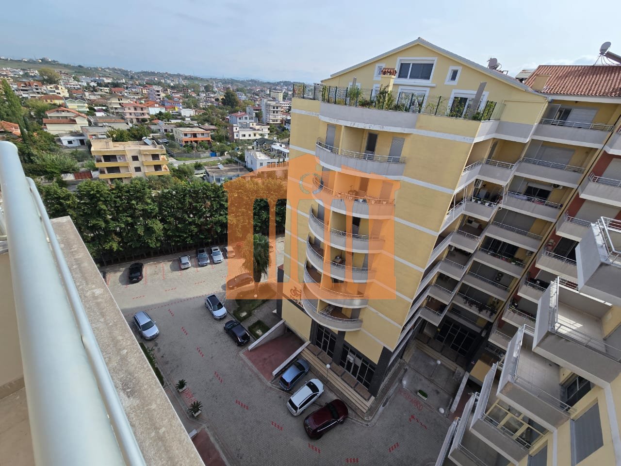 PAPAFINGO 3+1+2 WITH GARAGE FOR SALE!