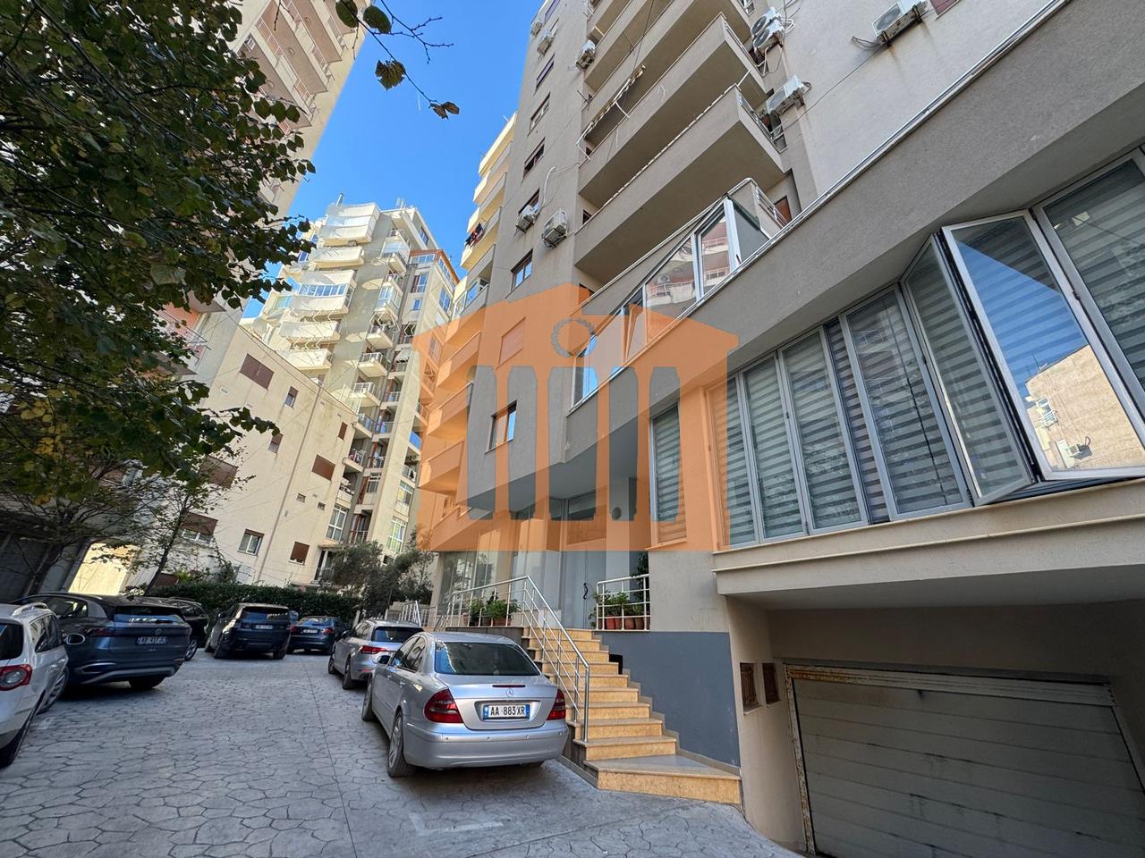 AMBIENT BIZNESI 60 M2 NE VOLLGA , PER QIRA !