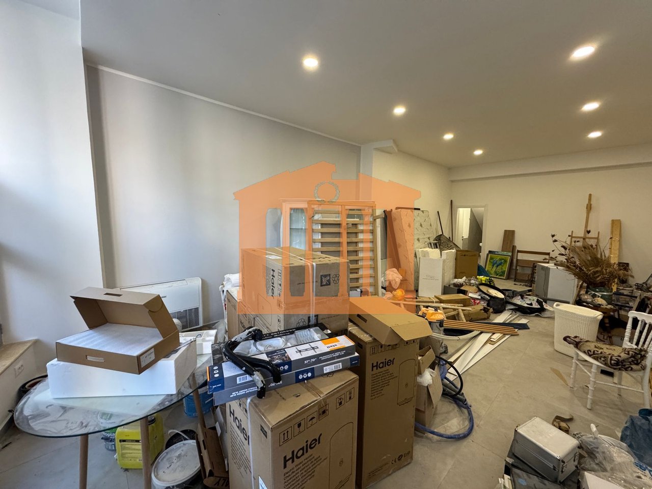 AMBIENT BIZNESI 60 M2 NE VOLLGA , PER QIRA !