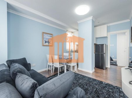 APARTAMENT LUKSOZ NE QENDER DURRES, PER QIRA!