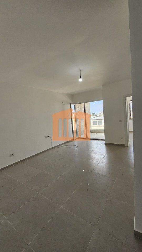 APARTAMENT 2+1  NE GOLEM , PER SHITJE!
