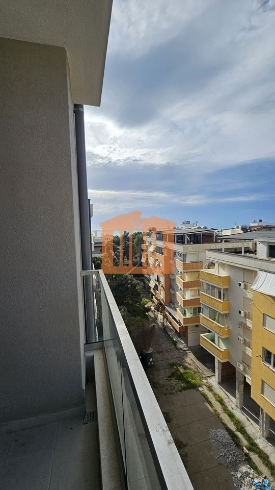 APARTAMENT 2+1  NE GOLEM , PER SHITJE!