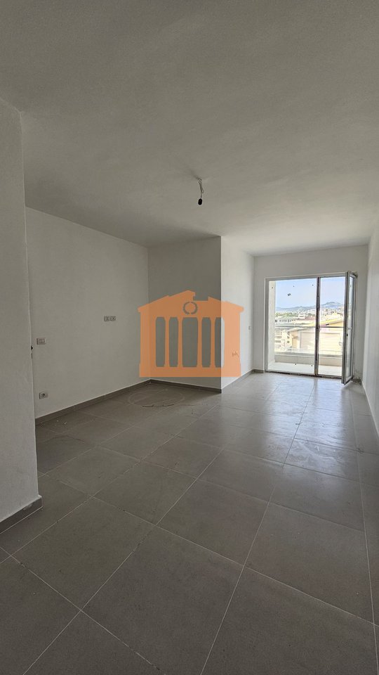 APARTAMENT 2+1  NE GOLEM , PER SHITJE!
