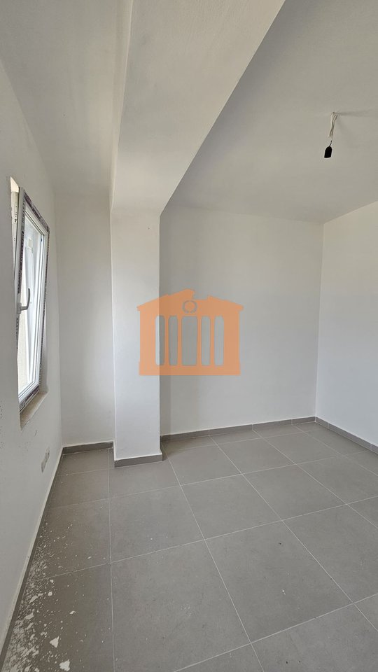 APARTAMENT 2+1  NE GOLEM , PER SHITJE!
