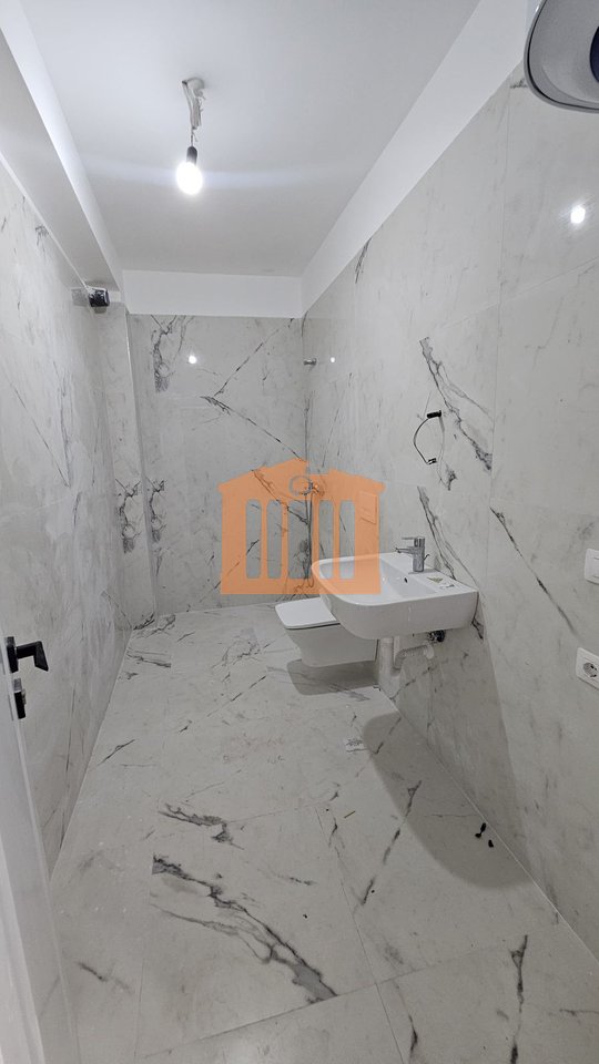 APARTAMENT 2+1  NE GOLEM , PER SHITJE!