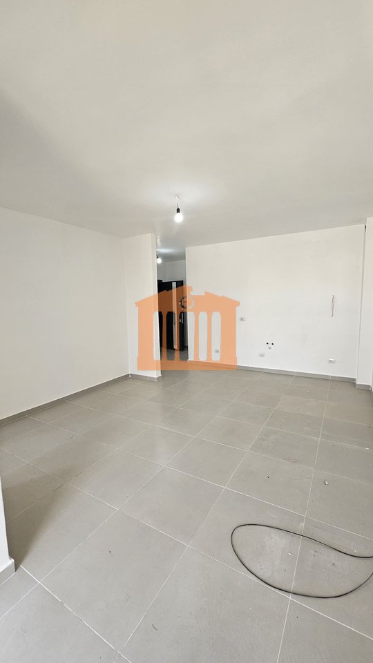 APARTAMENT 2+1  NE GOLEM , PER SHITJE!