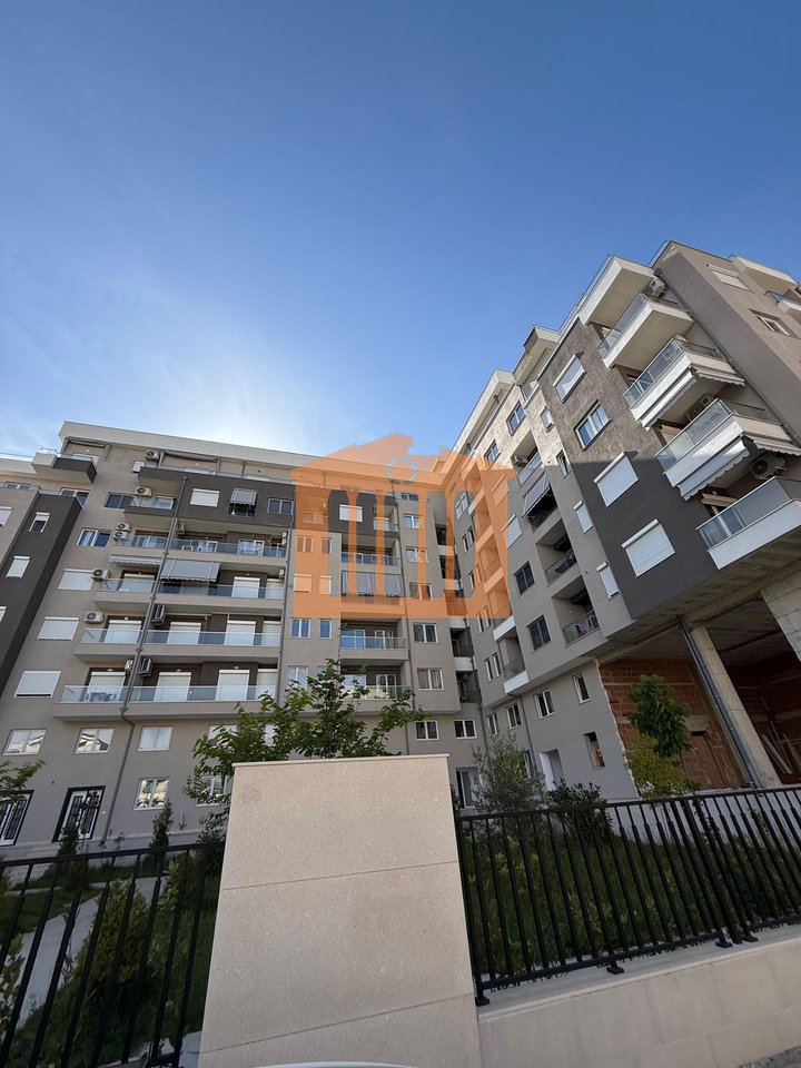APARTAMENT 2+1  NE GOLEM , PER SHITJE!