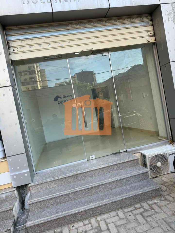 AMBIENT BIZNESI PRANE MUZEUT TE DESHMOREVE -DURRES, PER QIRA!