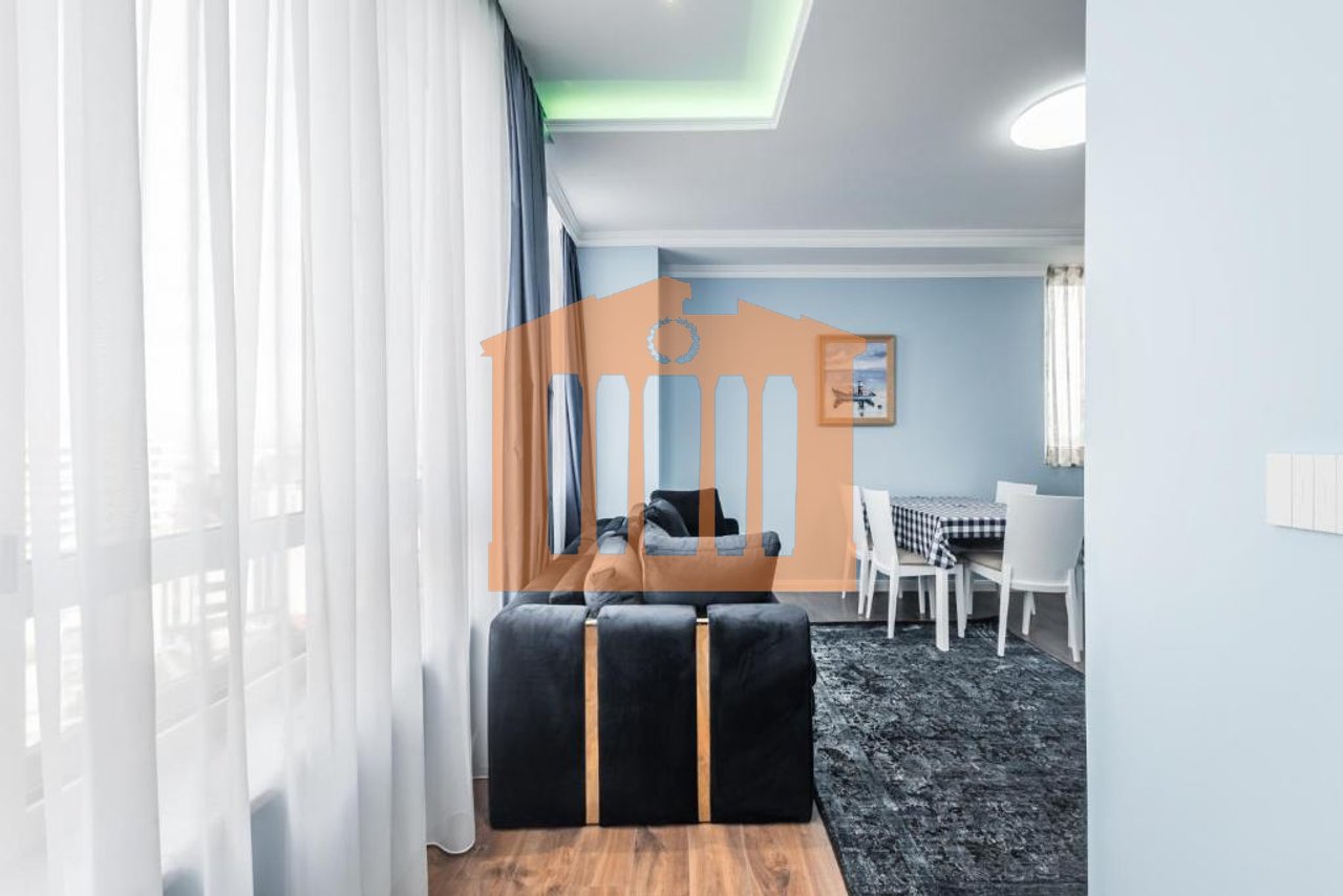 APARTAMENT LUKSOZ NE QENDER DURRES, PER QIRA!