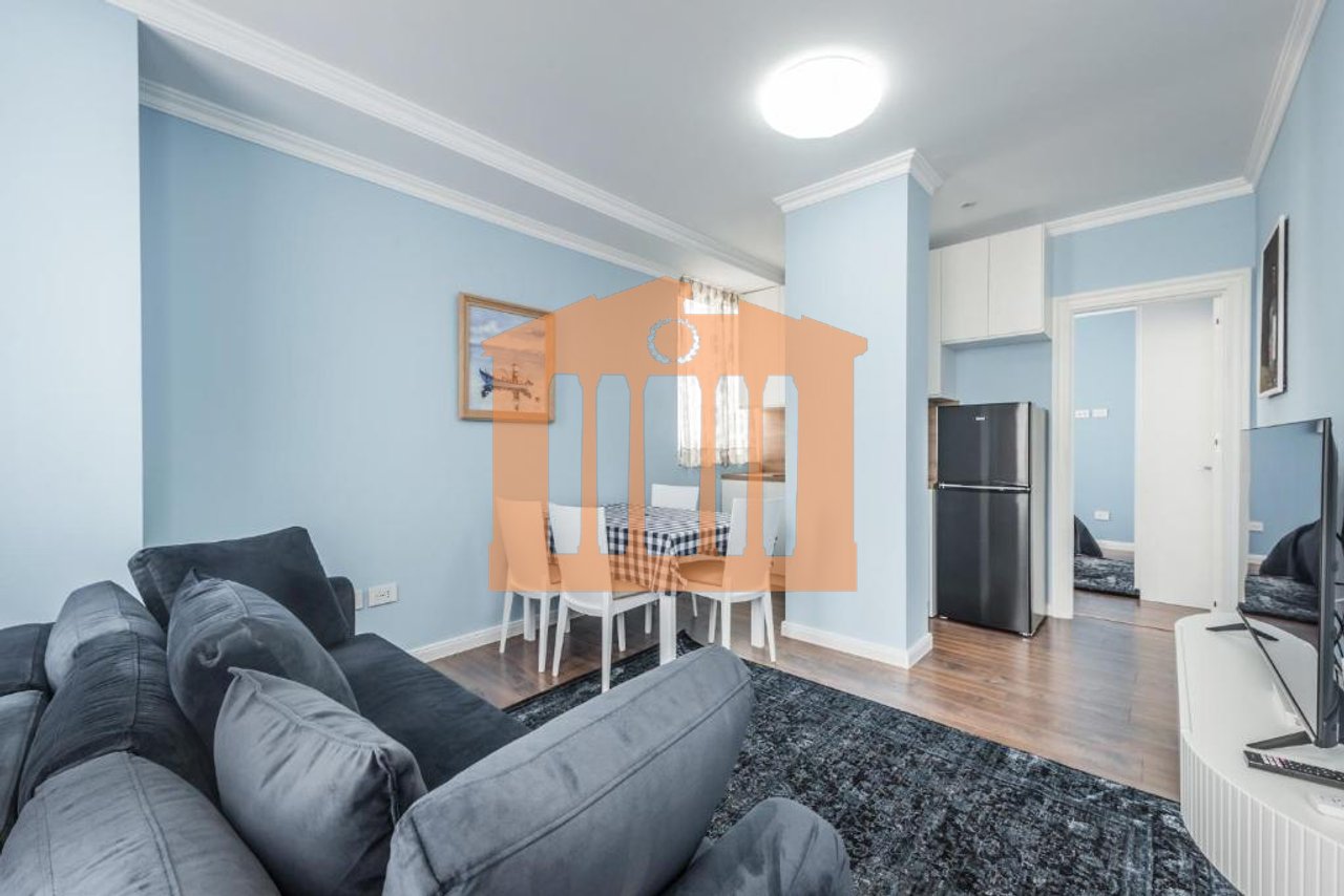 APARTAMENT LUKSOZ NE QENDER DURRES, PER QIRA!
