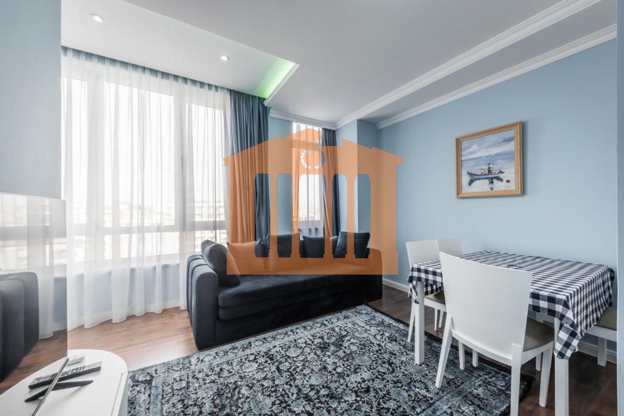 APARTAMENT LUKSOZ NE QENDER DURRES, PER QIRA!