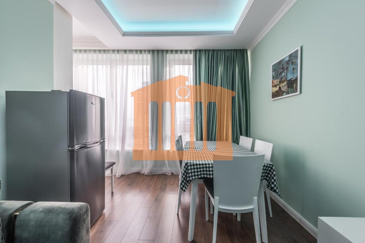 APARTAMENT LUKSOZ NE QENDER TE DURRESIT, PER QIRA!