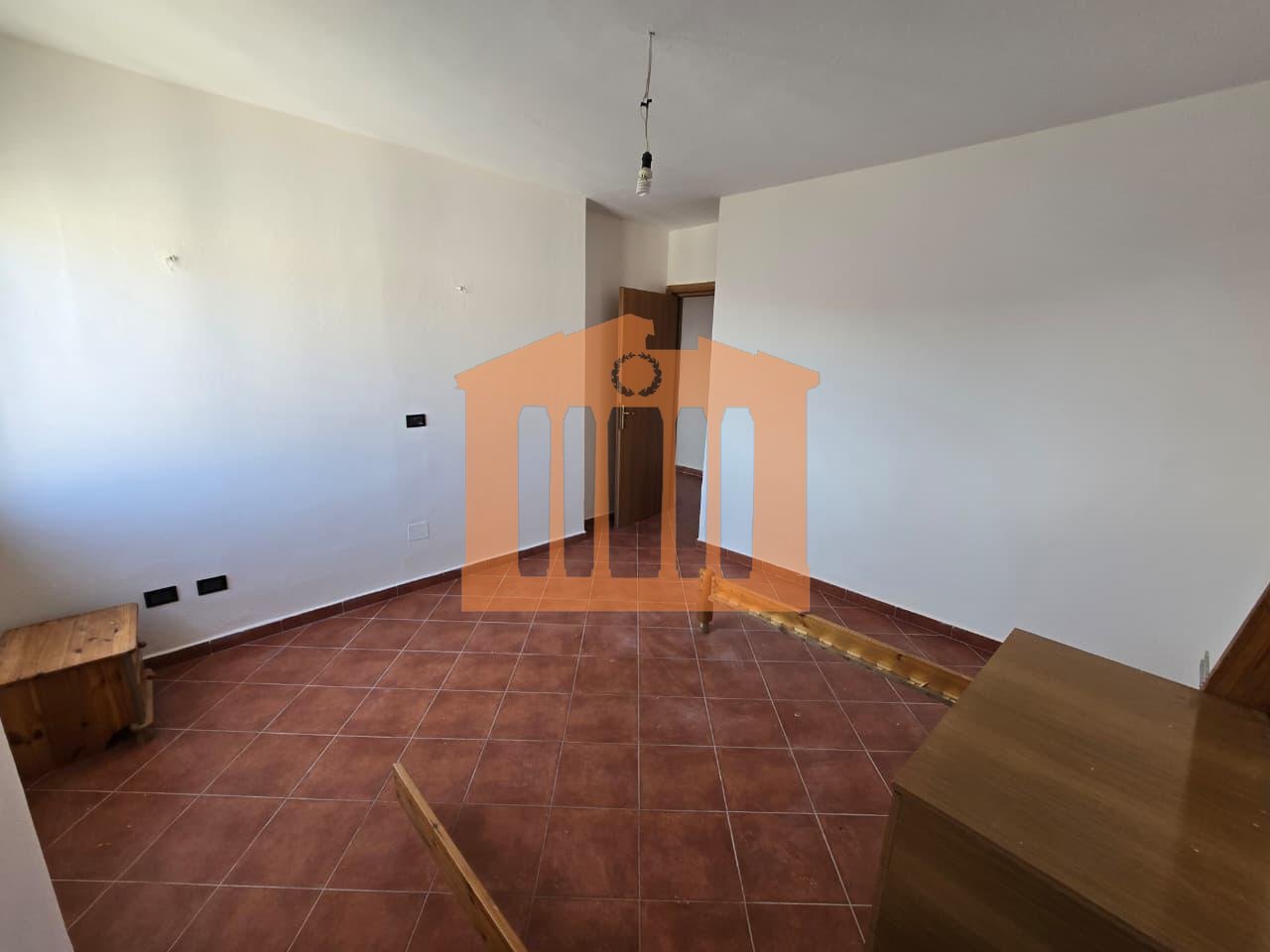 1+1 APARTMENT NEAR THE MARKET, FOR SALE!