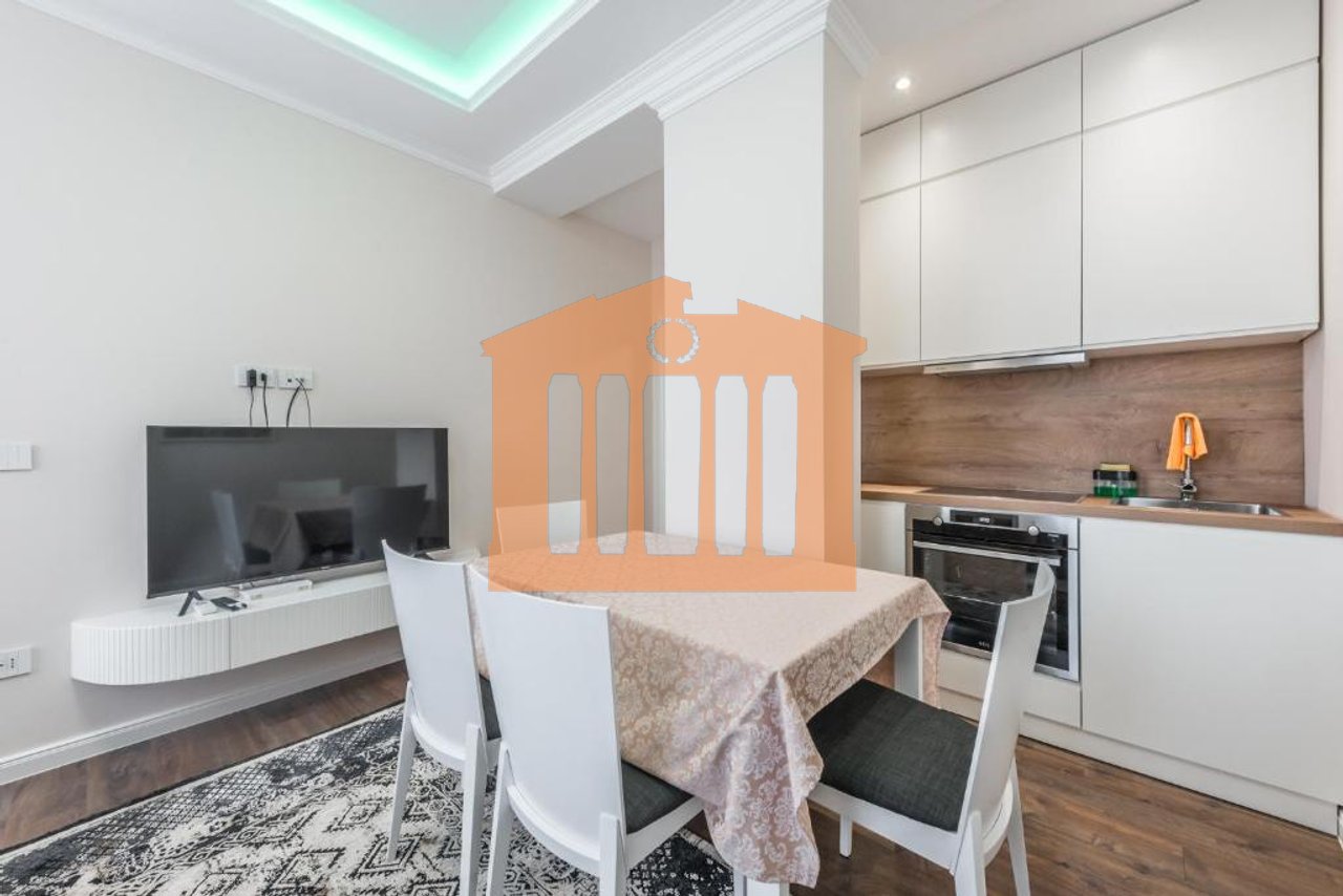 APARTAMENT 1+1 QENDER DURRES, PER QIRA.