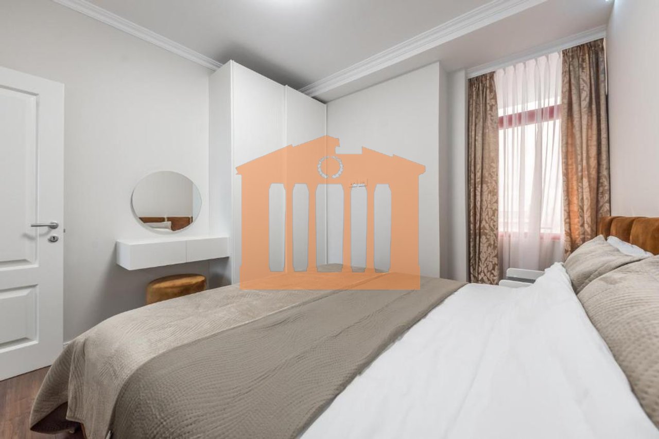 APARTAMENT 1+1 QENDER DURRES, PER QIRA.