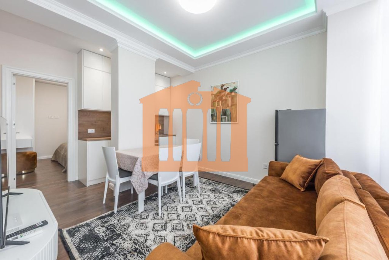 APARTAMENT 1+1 QENDER DURRES, PER QIRA.