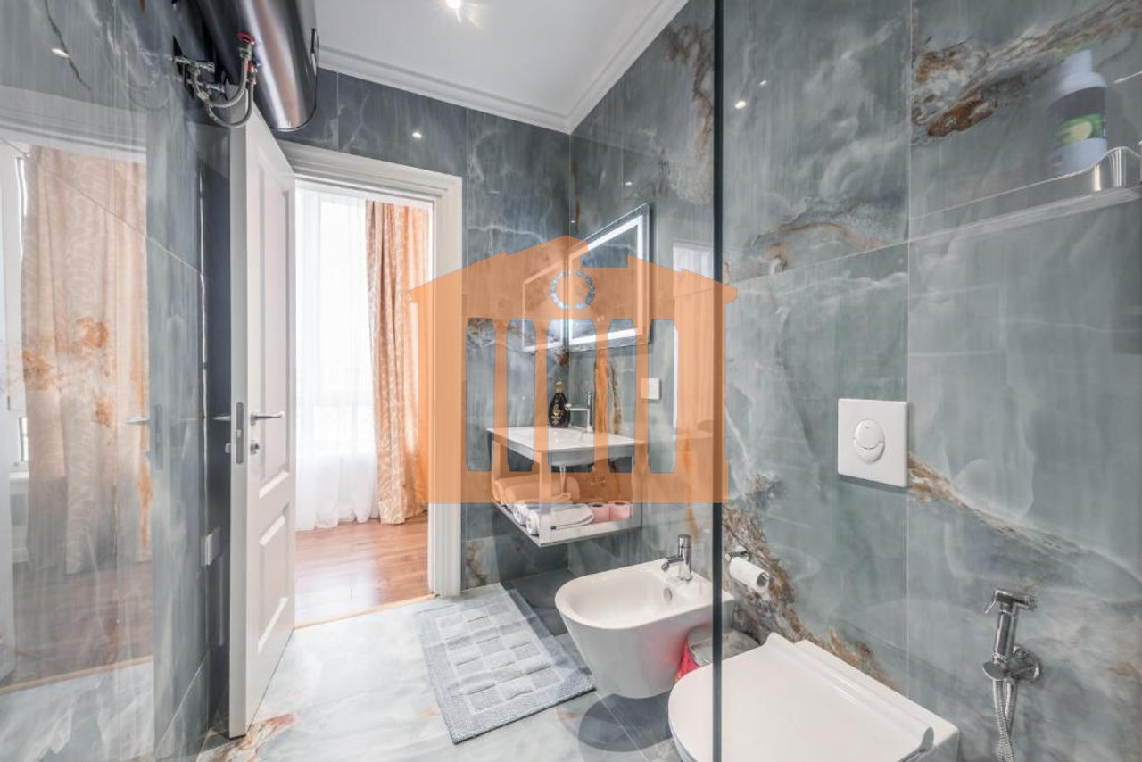 APARTAMENT 1+1 QENDER DURRES, PER QIRA.