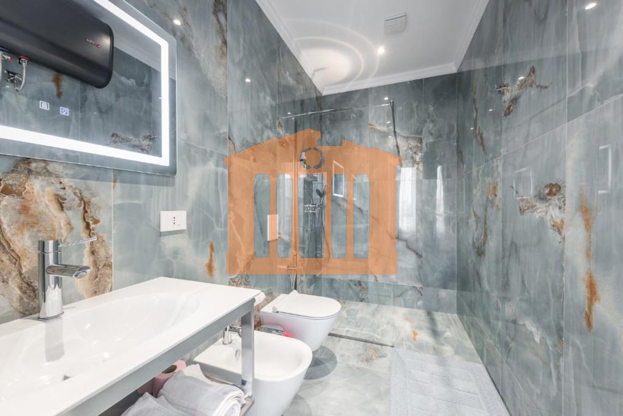 APARTAMENT 1+1 QENDER DURRES, PER QIRA.