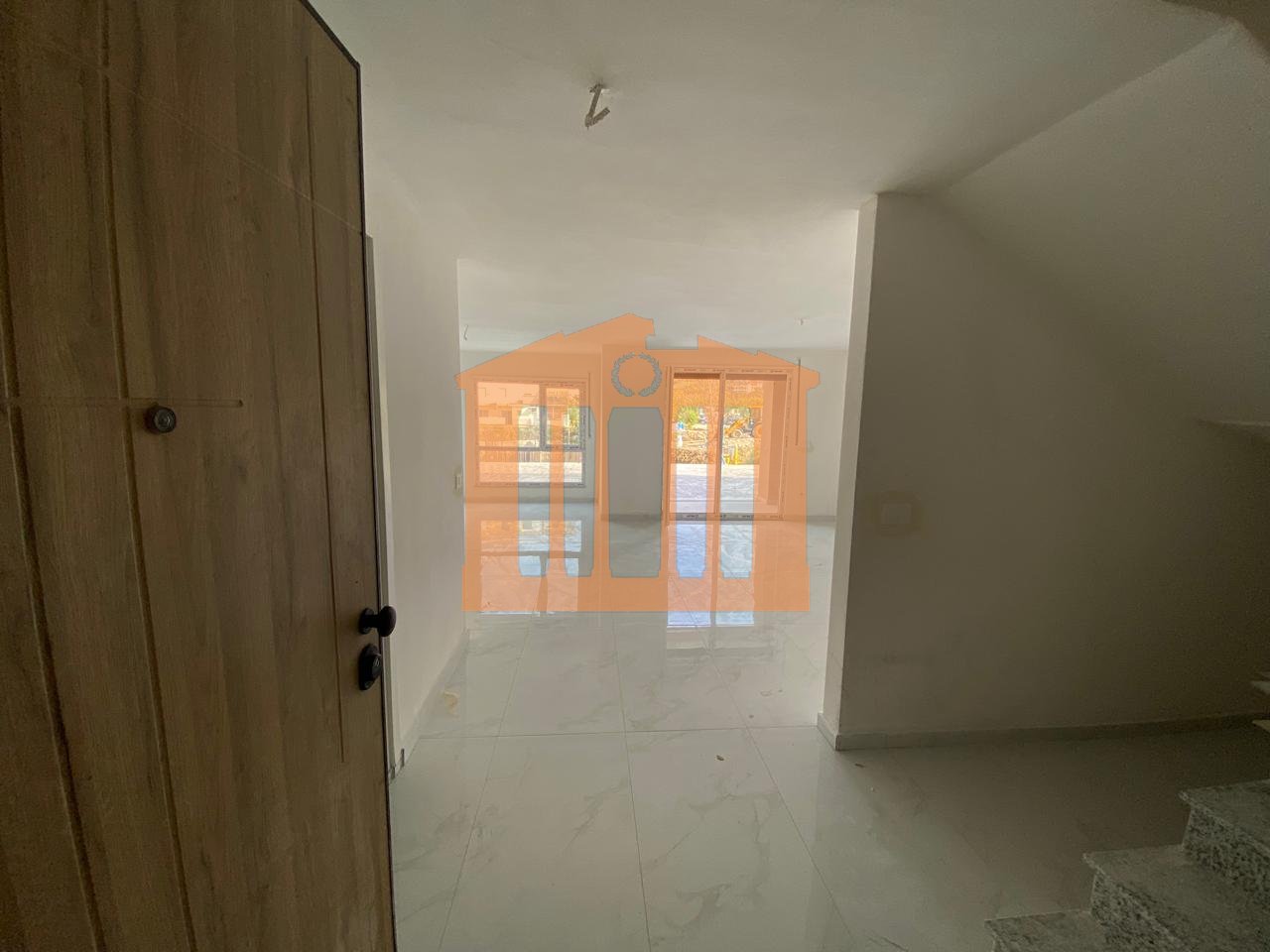 DUPLEX NE GOLEM, PER SHITJE!