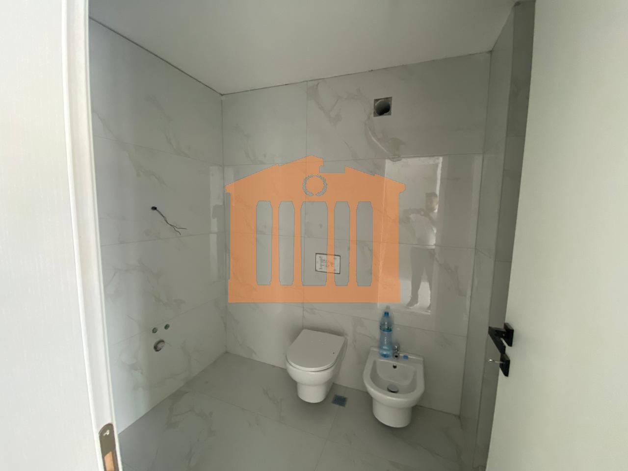 DUPLEX NE GOLEM, PER SHITJE!