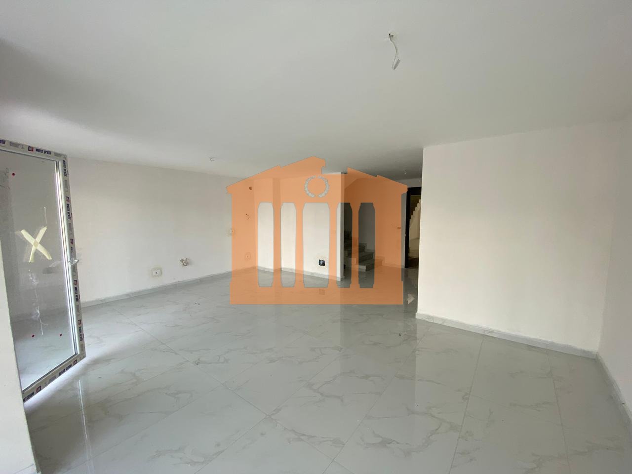 DUPLEX NE GOLEM, PER SHITJE!