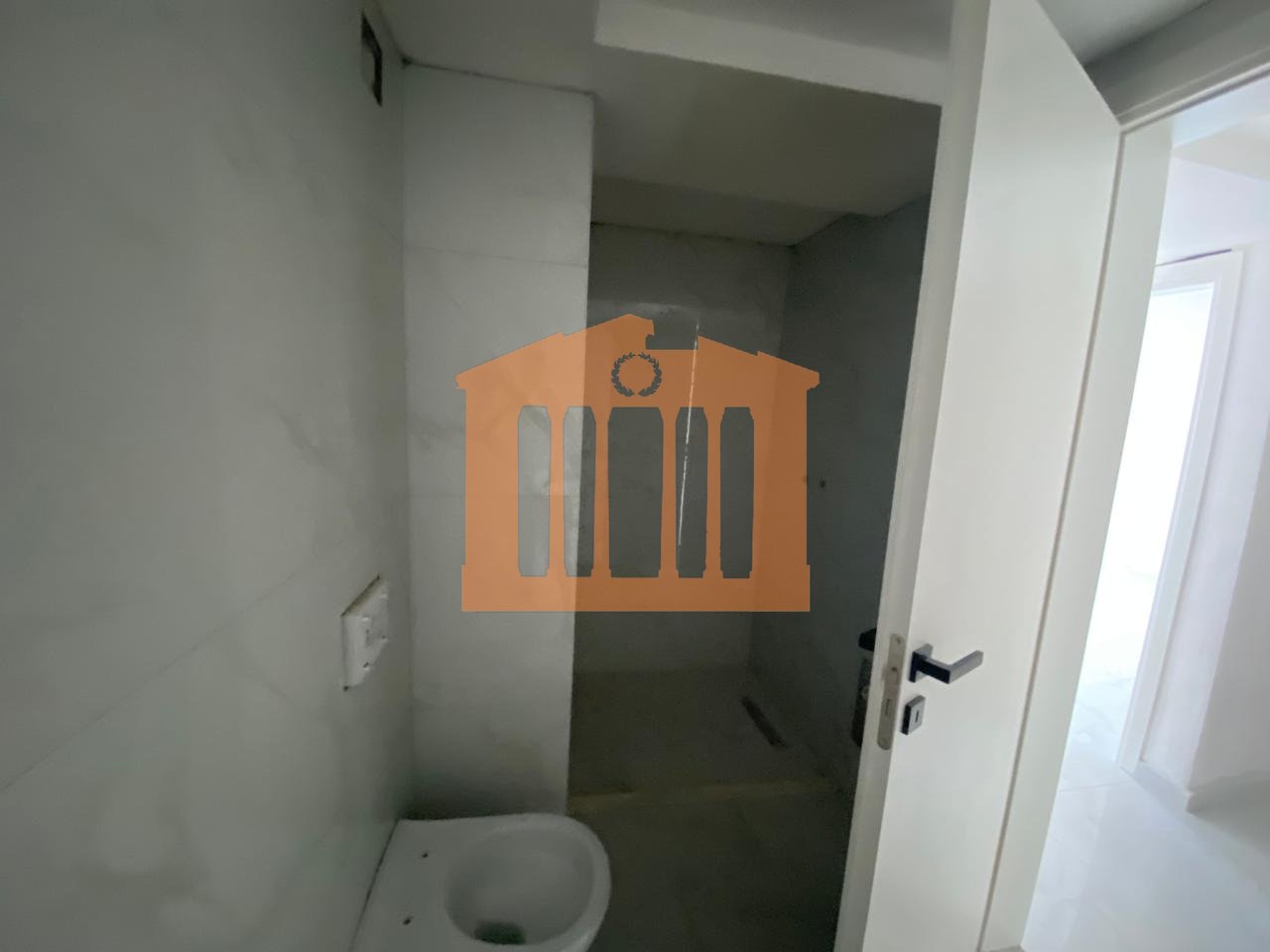 DUPLEX NE GOLEM, PER SHITJE!