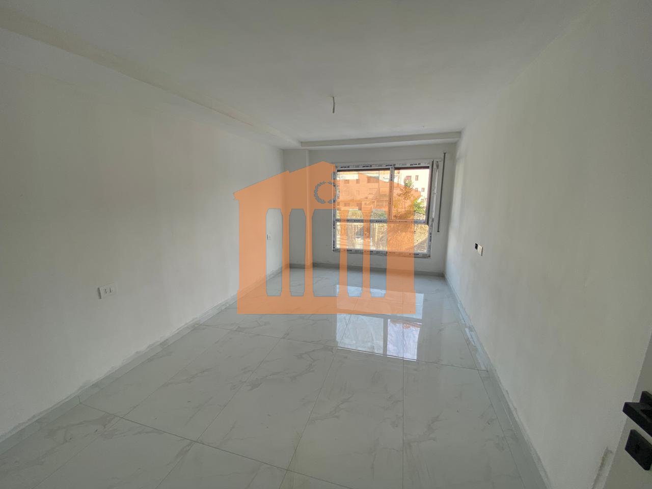 DUPLEX NE GOLEM, PER SHITJE!