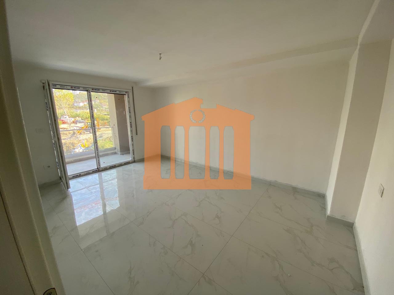 DUPLEX NE GOLEM, PER SHITJE!