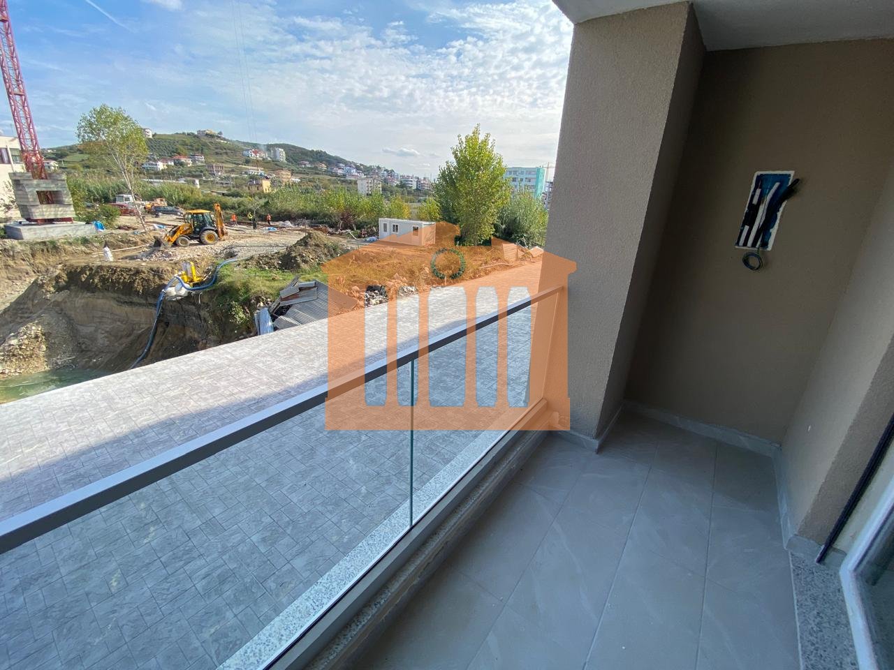 DUPLEX NE GOLEM, PER SHITJE!