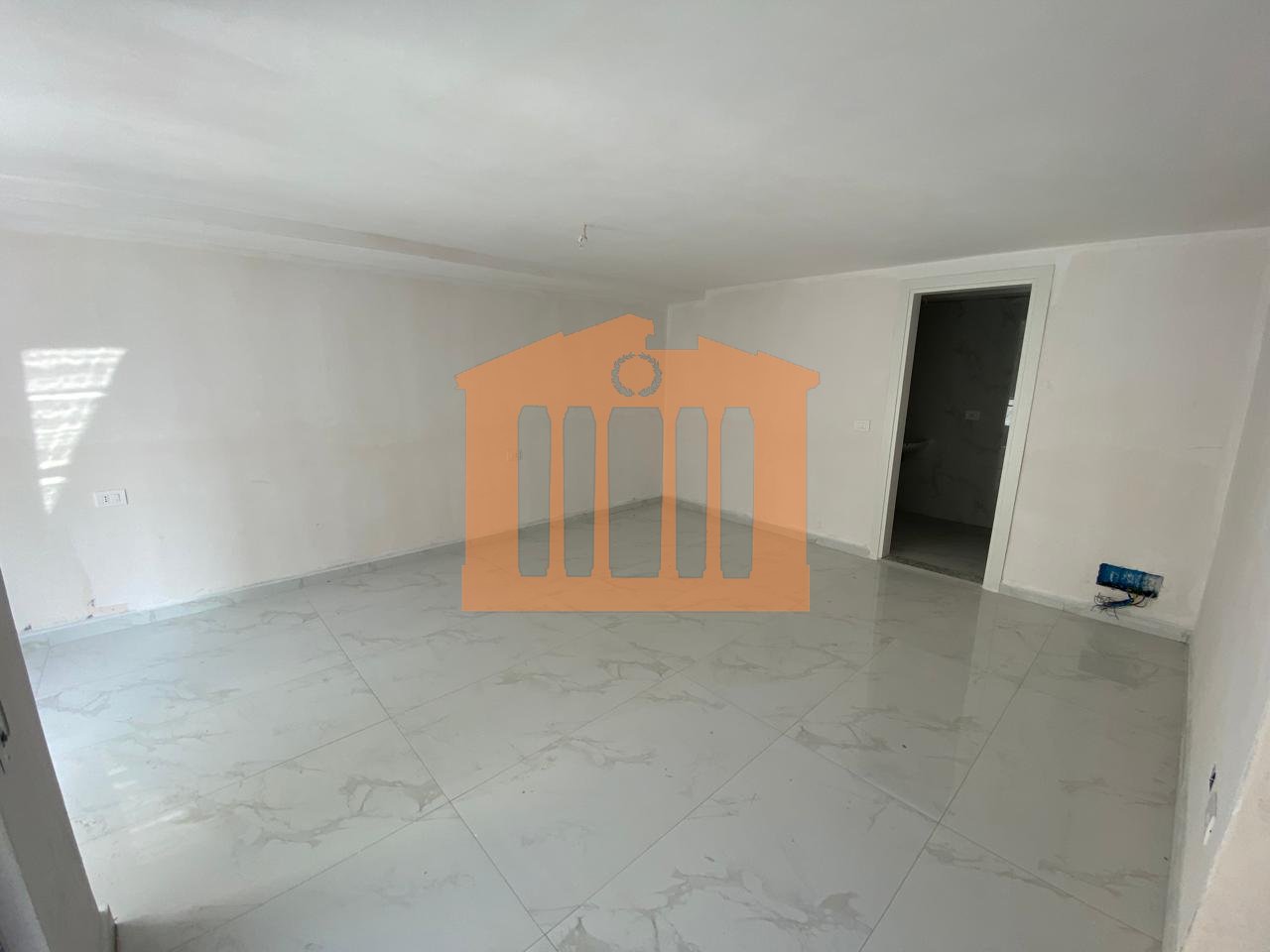 DUPLEX NE GOLEM, PER SHITJE!