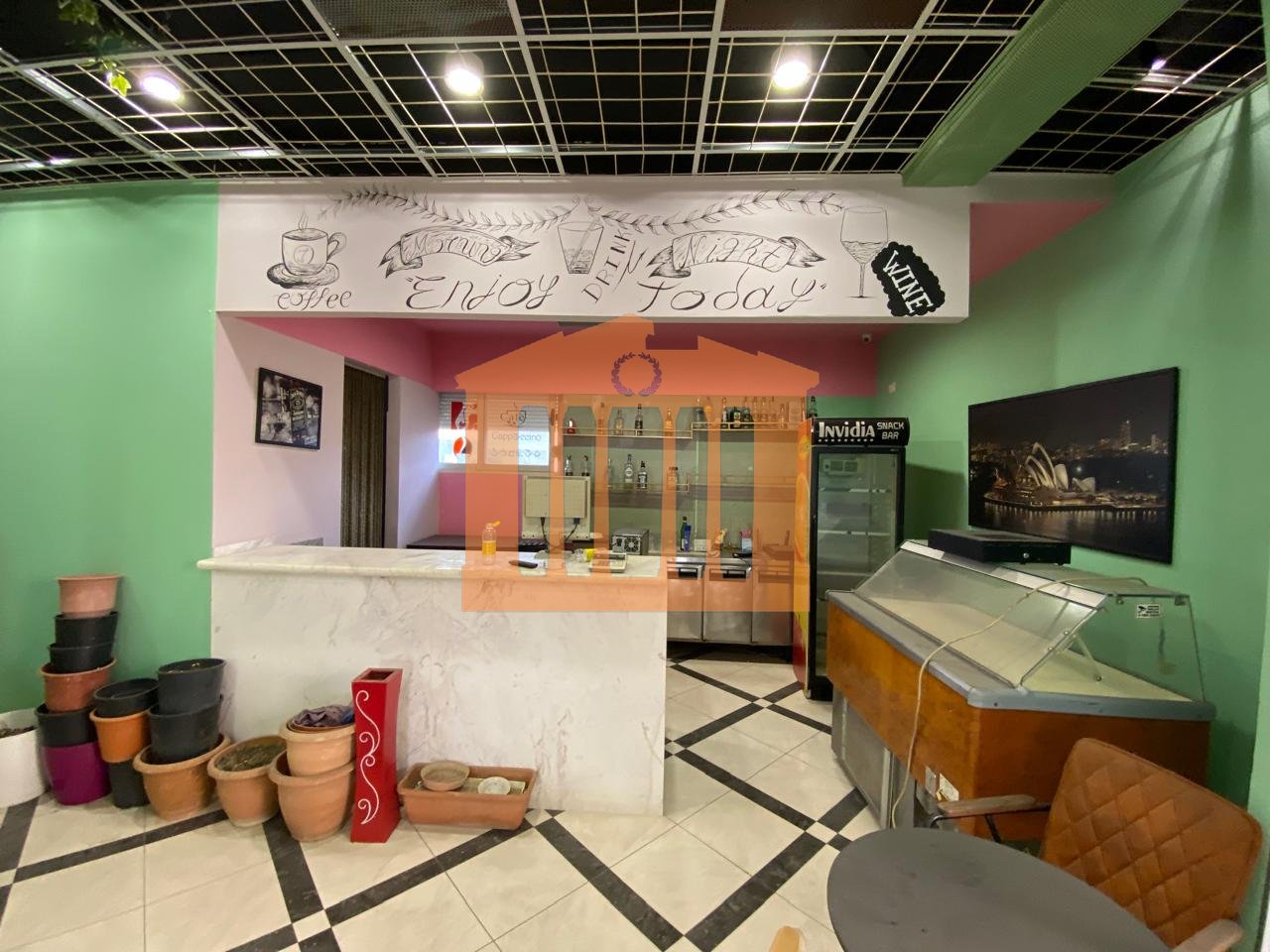 AMBIENTE COMMERCIALE VICINO A KAZAZ, IN VENDITA!