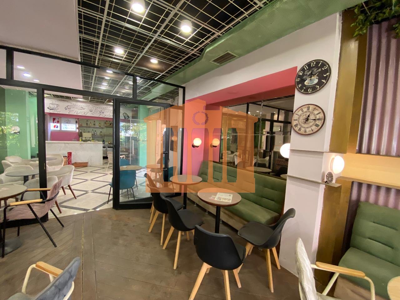 AMBIENTE COMMERCIALE VICINO A KAZAZ, IN VENDITA!