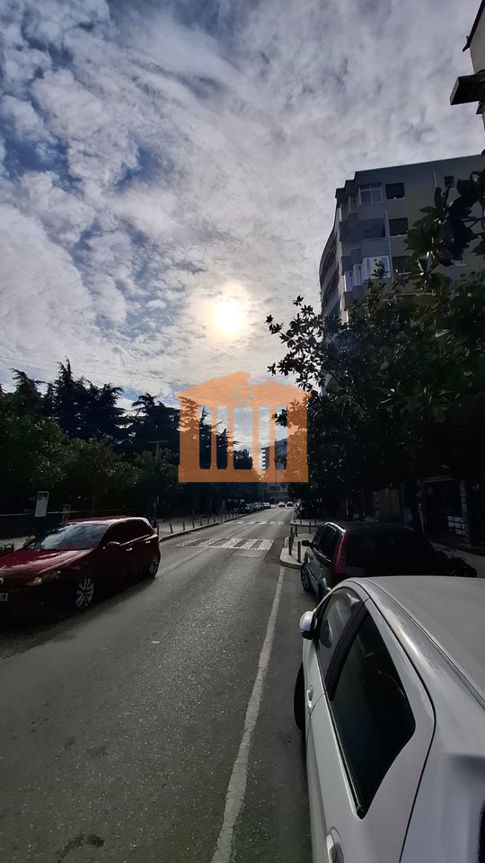 LOCALE COMMERCIALE NEL CENTRO DI DURAZZO, IN VENDITA!