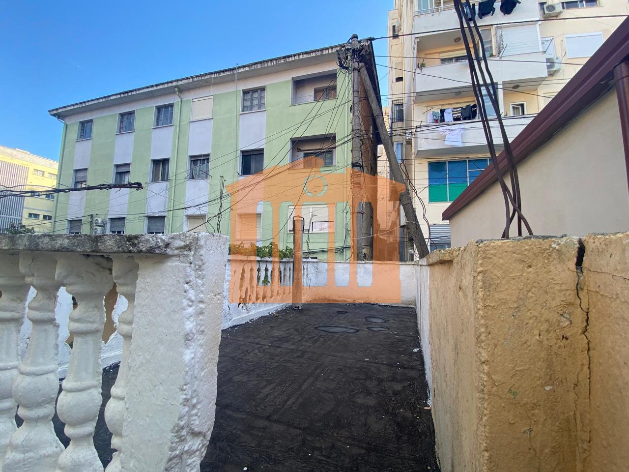 SHTEPI PRIVATE+AMBIENT BIZNESI NE QENDER DURRES, PER SHITJE!