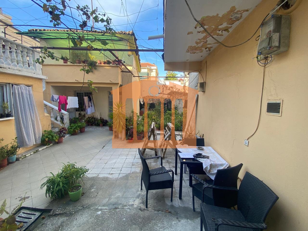 SHTEPI PRIVATE+AMBIENT BIZNESI NE QENDER DURRES, PER SHITJE!