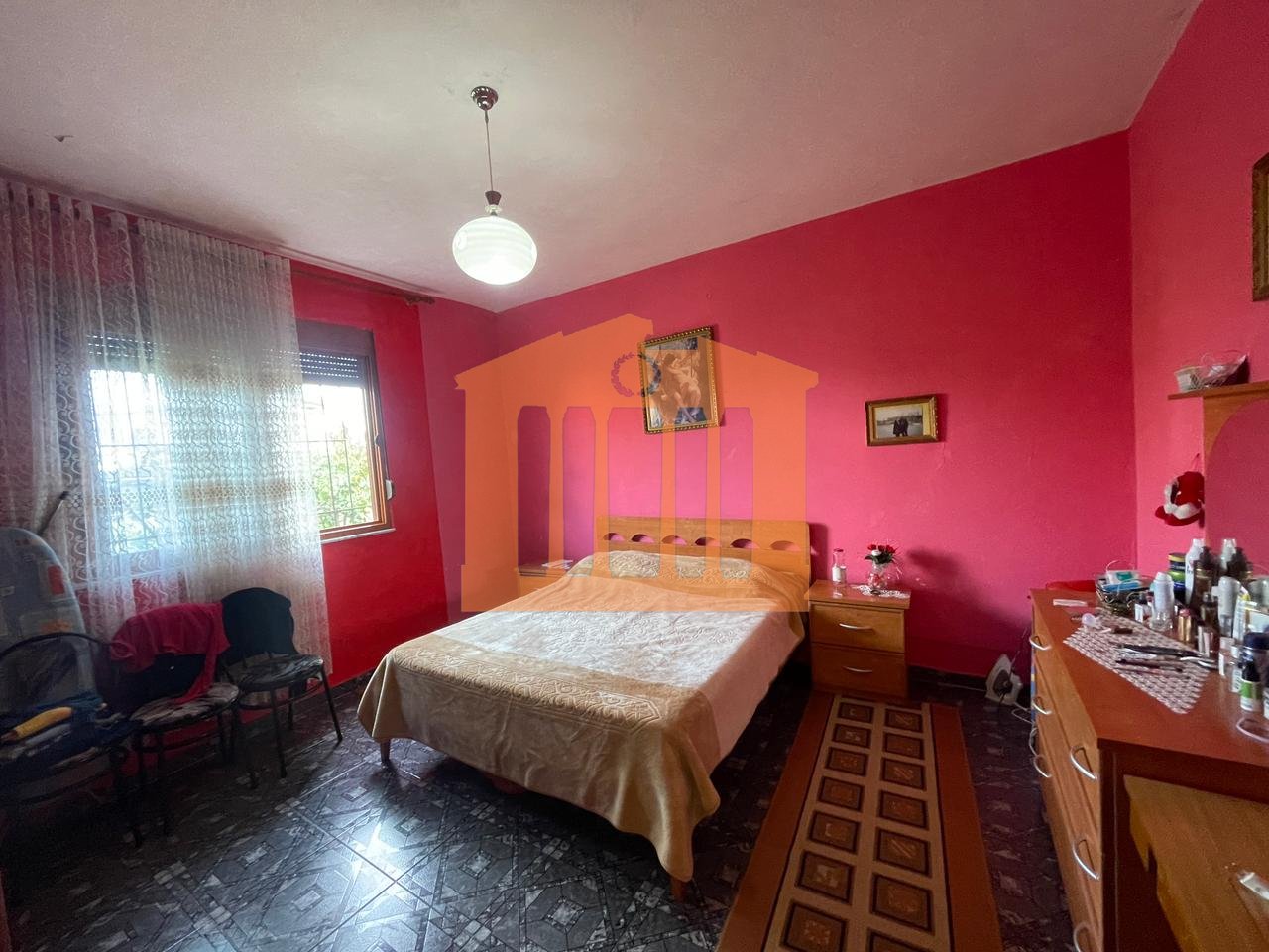SHTEPI PRIVATE PRANE SHKOLLES EFTALI KOÇI, DURRES PER SHITJE !