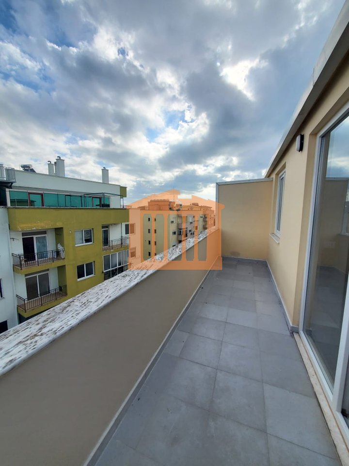 APARTAMENT 2+1 NE PLAZH ILIRIA DURRES, PER SHITJE!