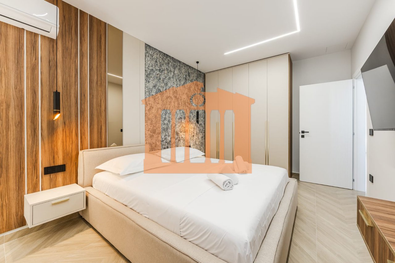 SUPER PAPAFINGO ME PAMJE DETI VIJE E PARE NE PLAZH PER SHITJE !