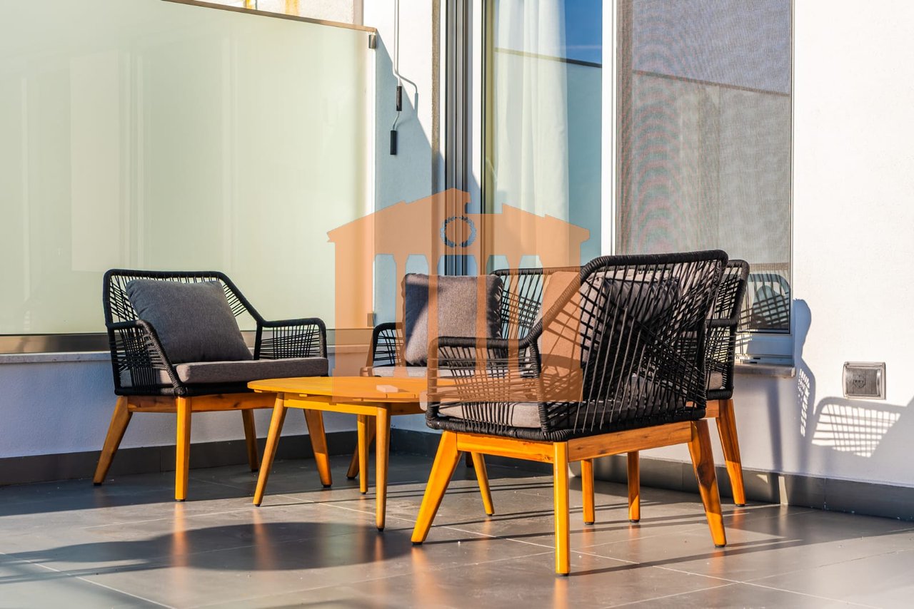 SUPER PAPAFINGO ME PAMJE DETI VIJE E PARE NE PLAZH PER SHITJE !