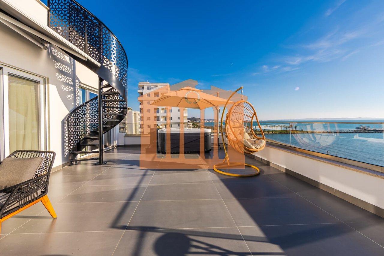 SUPER PAPAFINGO ME PAMJE DETI VIJE E PARE NE PLAZH PER SHITJE !