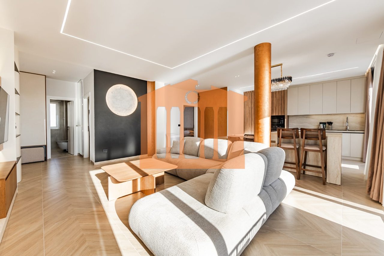 SUPER PAPAFINGO ME PAMJE DETI VIJE E PARE NE PLAZH PER SHITJE !