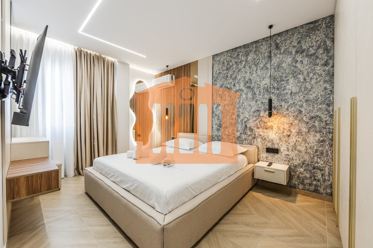 SUPER PAPAFINGO ME PAMJE DETI VIJE E PARE NE PLAZH PER SHITJE !