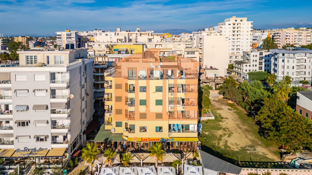 SUPER PAPAFINGO ME PAMJE DETI VIJE E PARE NE PLAZH PER SHITJE !